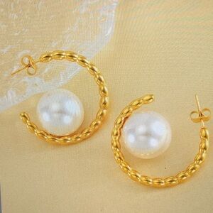 Elegant Gold and Pearl Hoop Earrings